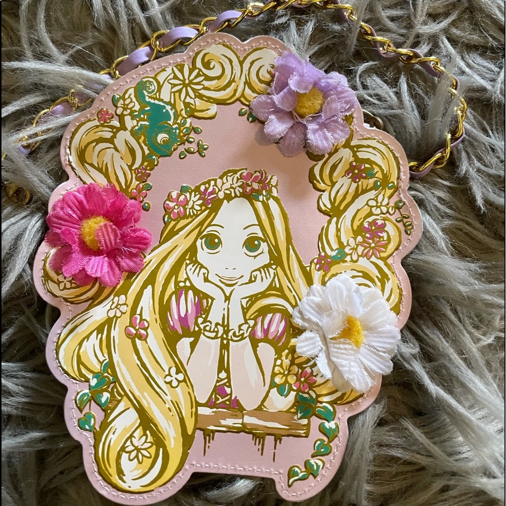 Tokyo Disney pass holder tangled